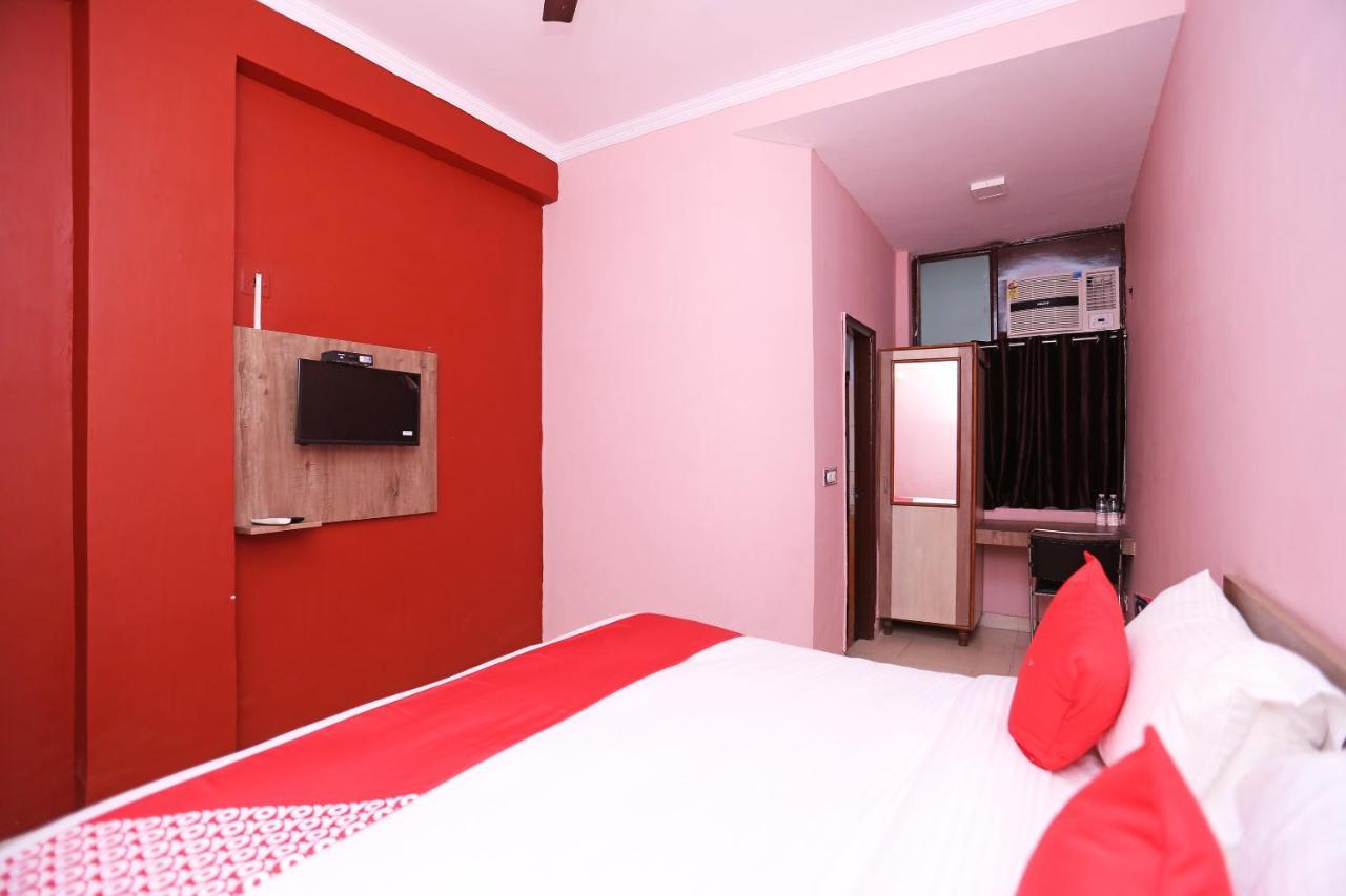 Oyo Flagship 14774 Sector 14 Gurgaon Otel Dış mekan fotoğraf