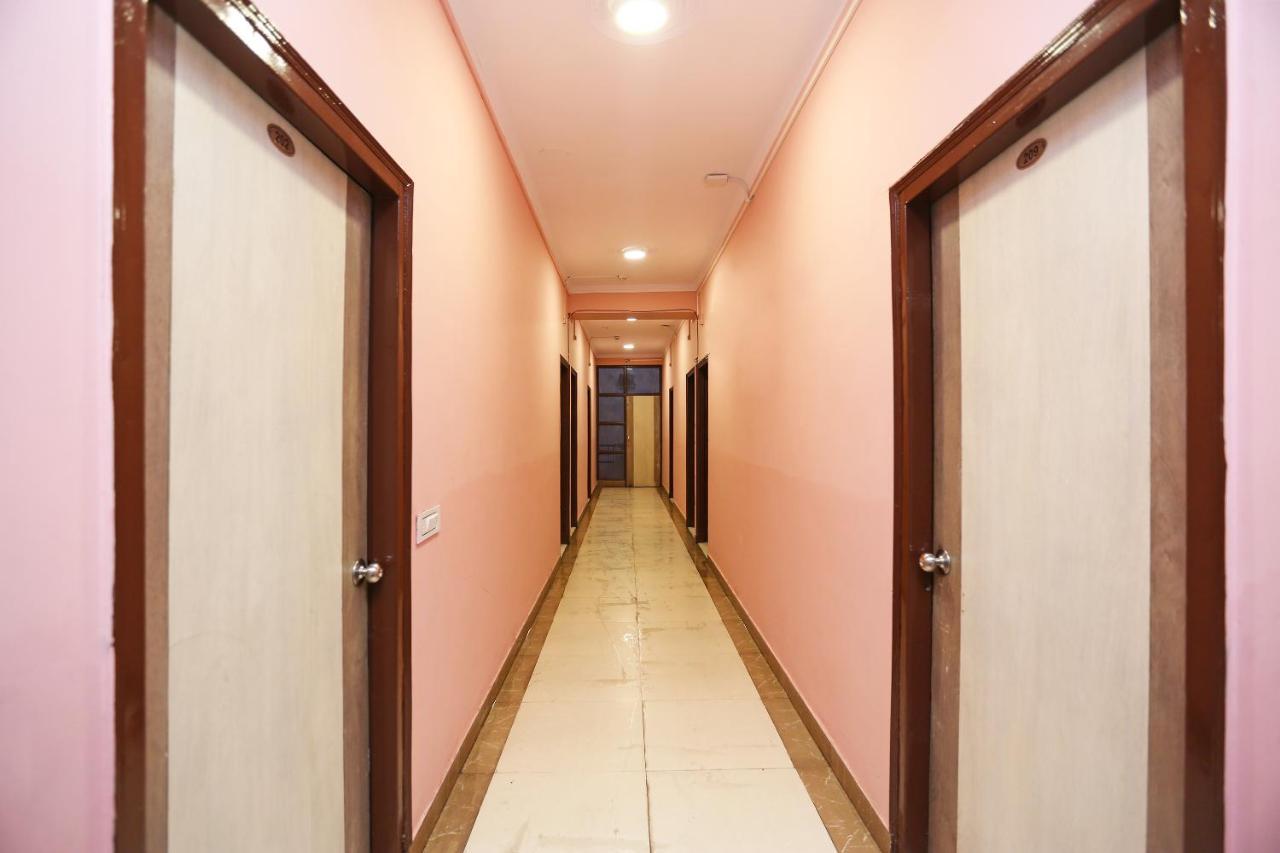 Oyo Flagship 14774 Sector 14 Gurgaon Otel Dış mekan fotoğraf