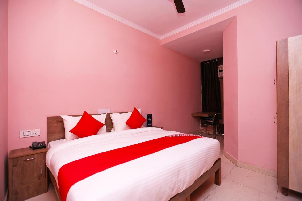 Oyo Flagship 14774 Sector 14 Gurgaon Otel Dış mekan fotoğraf