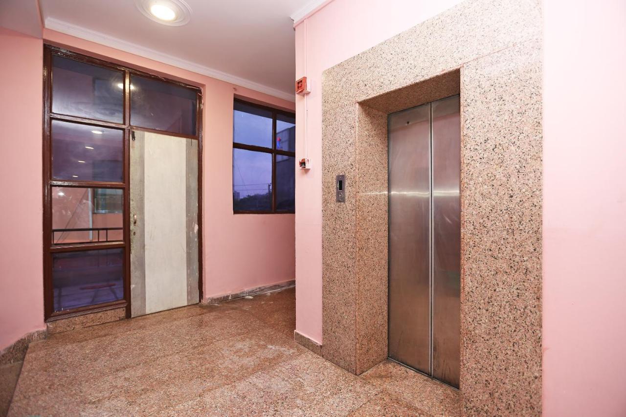 Oyo Flagship 14774 Sector 14 Gurgaon Otel Dış mekan fotoğraf