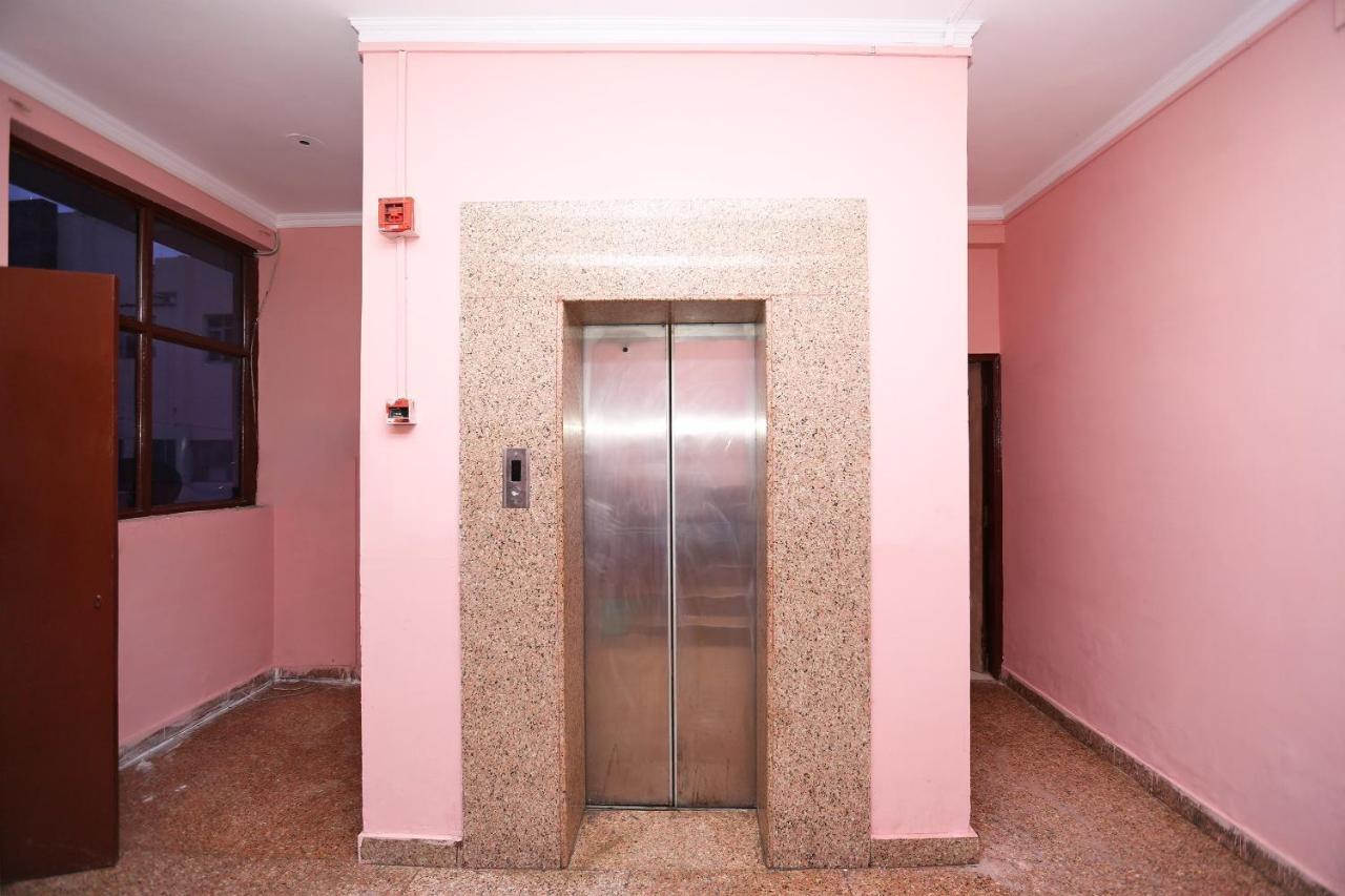 Oyo Flagship 14774 Sector 14 Gurgaon Otel Dış mekan fotoğraf